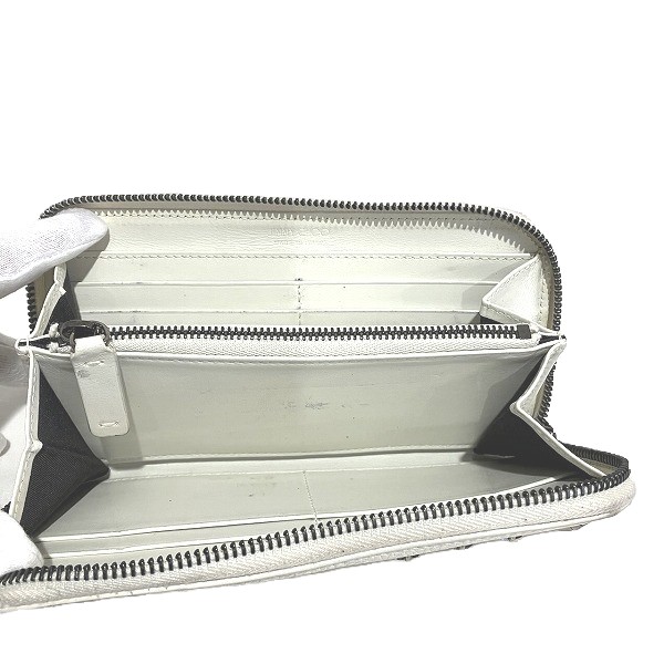 ジミーチュウ カーナビー スタースタッズ ラウンドファスナー 長財布