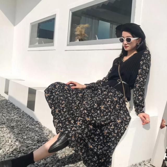 ワンピースレディース デート お出かけ 可愛い 上品 女子会 ワンピース リゾート 着回し 普段使い イベント 女っぽ ラブリー キュート ガーリー   春 夏 上品 シングル ママ 10代 20代 30代 40代 主役級 重ね着 レース ロング丈 大人可愛い おしゃれ Ｖネック こなれ感の通販は 7,980円