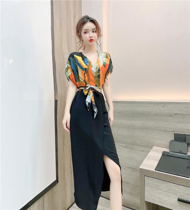 ワンピース 半袖 ノースリーブ 春 夏 秋 きれいめ 膝下 ミモレ丈 フレンチスリーブ Vネック カシュクール 襟なし ストレート Iライン 切り替えデザイン ドッキング ウエストマーク ウエストリボン スリット ブラック 黒 S M L XL 大人可愛い カジュアル 大人 上品 おしゃれの通販は