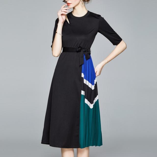 ワンピース 半袖 春 夏 秋 カジュアル Aライン プリーツスカート 膝下 ミディアム丈 五分袖 クルーネック カットアウト 切り替えデザイン ウエストマーク リボン ハイウエスト 透け感 ブラック 黒 ロイヤルブルー 大人カラー S M L XL 2XL 大きいサイズ 大人可愛い きれいめの通販は