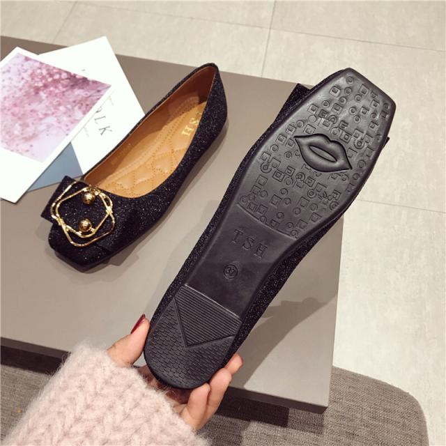 パンプス  レディース フラット シューズ ぺたんこ パンプス 通勤 フラット ぺたんこ ペタンコ かかと無し リボン 痛くない 歩きやすい 履きやすい キラキラ ラメ チャーム 送料無料 大人可愛い きれいめ シンプル カジュアル 個性的 の通販は