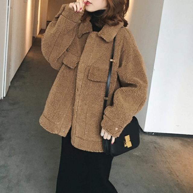 アウター レディース コート ボア もこもこアウター 送料無料 個性的 2色 冬新作 短め 長袖 襟付き 羽織り 前開き 楽ちん 冷房対策 暖かい 普段使い 無地 ホワイト 茶色 S M L 厚手 ナチュラル カジュアル 真冬 食事会 通学 お出かけ アクティブ 20代 30代 彼女の通販は 5,003円