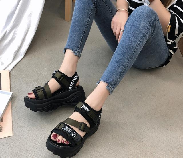スポーツサンダル  レディース シューズ 厚底 サンダル 大きい 歩きやすい 小さい 靴 シューズ 厚底サンダル お出かけ 旅行 カジュアル おしゃれ 22.5cm 23.0cm 23.5cm 24.0cm 24.5cm ブラック カーキ ホワイト 無地 夏 2021 主役級 ビーチ プール リゾート プチプラの通販は