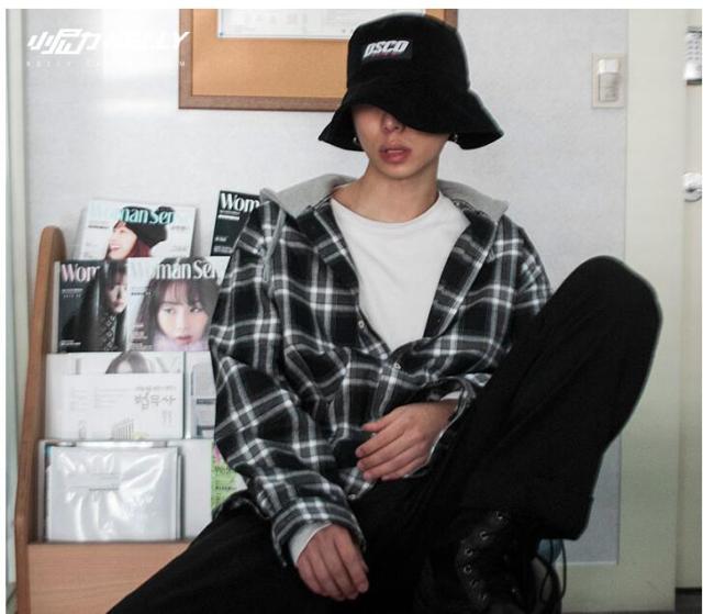 防弾少年団bts V Suga 同スタイルチェック柄 シャツ Bts 着用 防弾少年団 服 Exo Bigbang Seventの通販はau Pay マーケット にゃニャオ