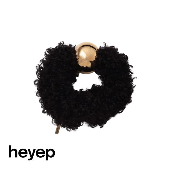 heyep(ヘイップ)Ball Faux Scrunchie-Medium(ボール フェイクファー シュシュ) ヘアアクセサリー シュシュ ヘアアレンジ ギフトの通販は 5,452円