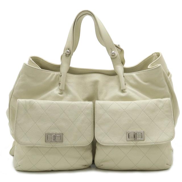 CHANEL シャネル 2.55 マトラッセ トートバッグ ハンドバッグ ターンロック キャビアスキン レザー アイボリー 白 シルバー金具