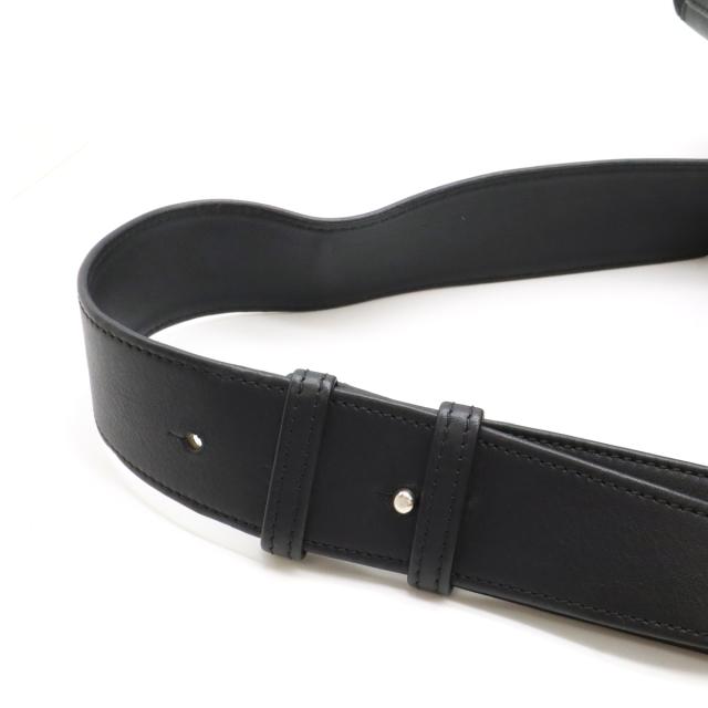 美品●ロエベ　ショルダーバッグ　アナグラム　ロゴ型押し　斜め掛け　レザー　黒色 美品】ロエベ アナグラム ショルダーバッグ ロゴ型押し 斜め掛け