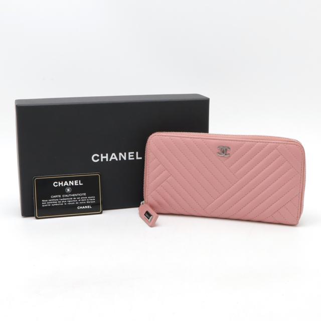 CHANEL シャネル ココマーク Vステッチ シルバー金具 二つ折り財布 CHANEL シャネル ココマーク Vステッチ シルバー金具 二つ折り財布