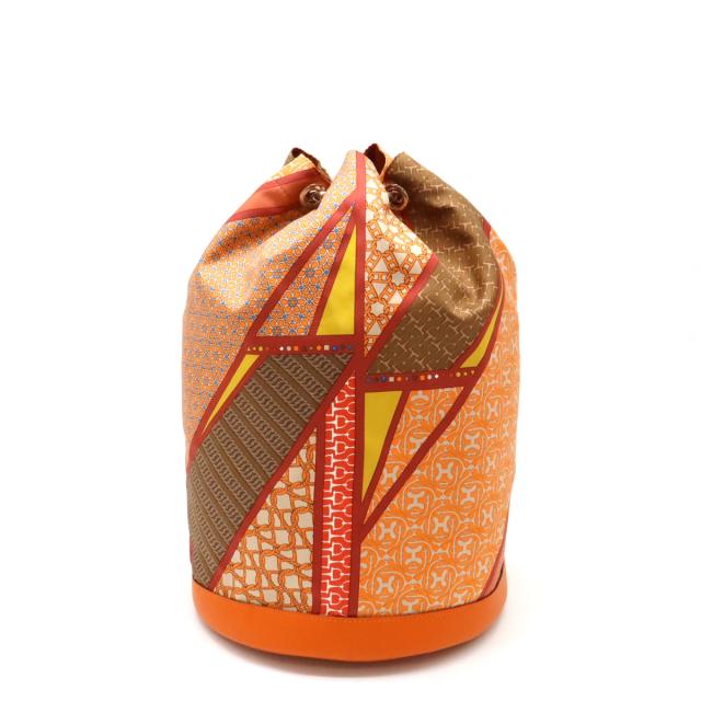 HERMES エルメス ソワクール22 CARRE EN CRAVATES ショルダーバッグ ワンショルダー 巾着 シルク レザー オレンジ系マルチカラー □Q刻印