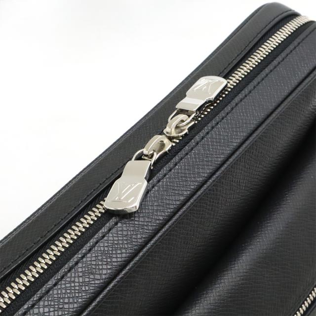 LOUIS VUITTON ルイ ヴィトン タイガ アウトドア メッセンジャーPM