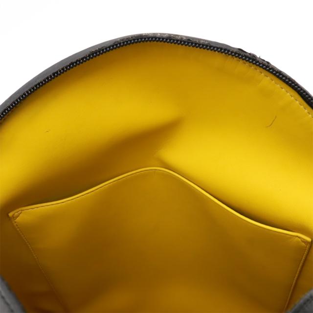 FENDI フェンディ ズッカ柄 バックパック リュックサック PVC レザー カーキブラウン ブラック 黒 イエロー 黄色 シルバー金具 7VZ042 FENDI フェンディ ズッカ柄 バックパック リュックサック PVC レザー