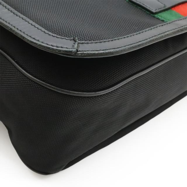 GUCCI グッチ ウェブストライプ シェリーライン メッセンジャーバッグ ショルダーバッグ ナイロンキャンバス ブラック 黒 アウトレット品 630921 GUCCI グッチ ウェブストライプ シェリーライン メッセンジャーバッグ