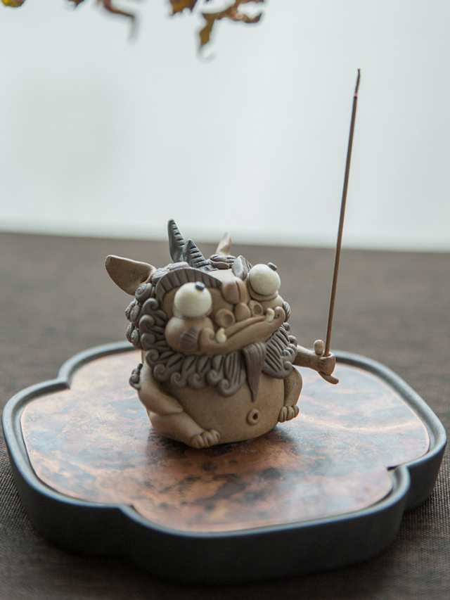 お香立て 中国古代の神獣 獅子 ユニークな表情 手作り 陶器製 (タイプA 