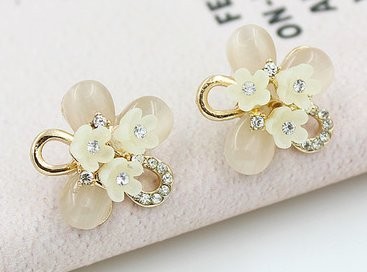 ピンバッジ キャッツアイ フラワー 花 2個セット A の通販はau Pay マーケット ノイシュタット