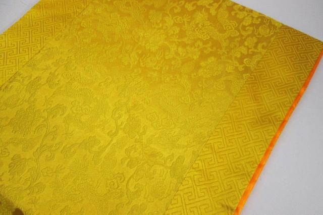 テーブルランナー ドラゴン 龍デザイン 和モダン 光沢のある色合い タッセル付き イエロー の通販はau Pay マーケット ノイシュタット