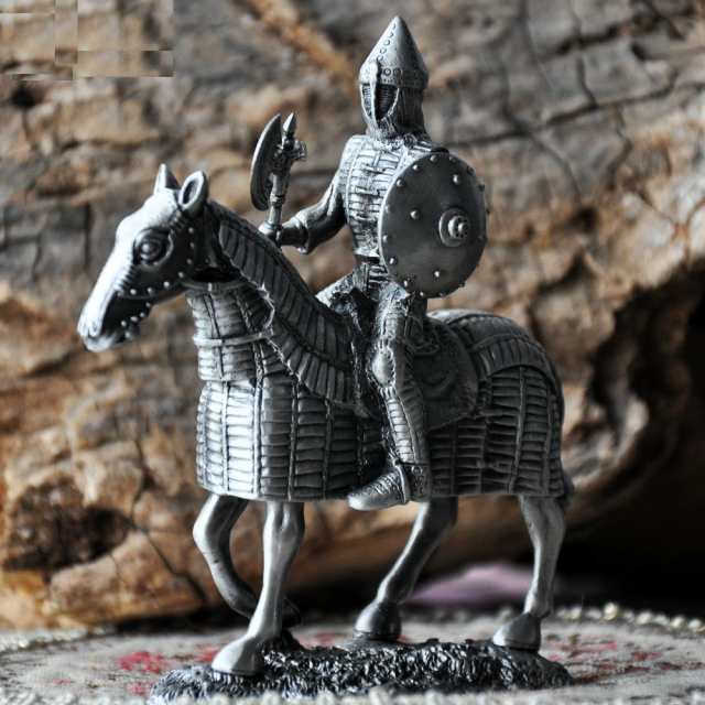 お取り寄せ】置物 アンティーク風 中世ヨーロッパの錫製 甲冑 騎馬 (斧