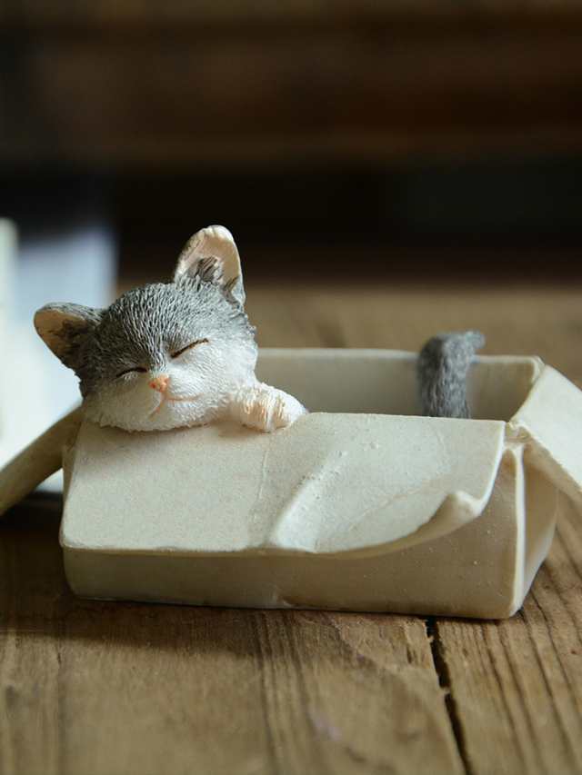 置物 眠る猫ちゃん お昼寝中 ミニサイズ 癒し系 箱の中 の通販はau Pay マーケット ノイシュタット
