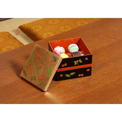 昔の宝物たちと金沢箔が一つになった華麗な伝統工芸品・5.0二段重宝づくし(中皿付) タジマ・石川県
