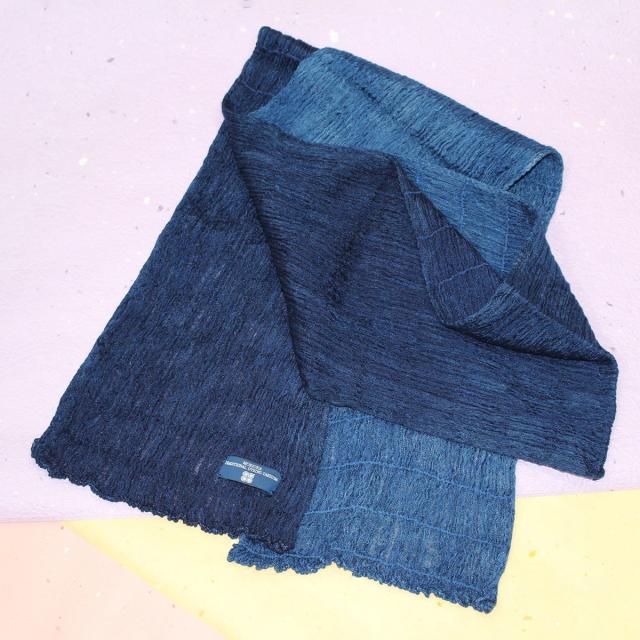 送料無料 岩手県市長会会長賞受賞 野生繊維の王様『羅布麻（らふま）』と天然藍のコラボレーション！ 羅布麻のマフラの通販は 14,445円