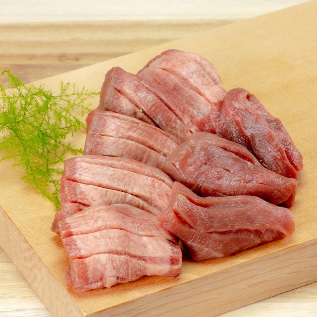 仔牛の牛タン丸ごと一本 塩麹熟成 240g 牛タン 牛肉 仔牛 スライス 陣中