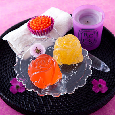 ローズの豊かな香りと純金でリッチな気分 女優気分のセレブソープセット