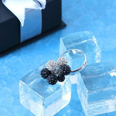 エリズ・オリジナルデザイン クリスタル・グラデーションリング（黒系）の通販は 12,210円