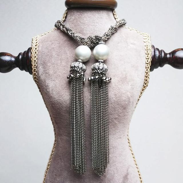 エリズ・オリジナルデザイン  フリンジ付きロングネックレス  ブラック×ゴールドの通販は 32,010円