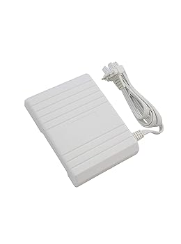 ジャノメ純正電子ミシン用フットコントローラー（白色・丸3ピンプラグ）プラグ縦26ミリ横12ミリ(中古:未使用・未開封)