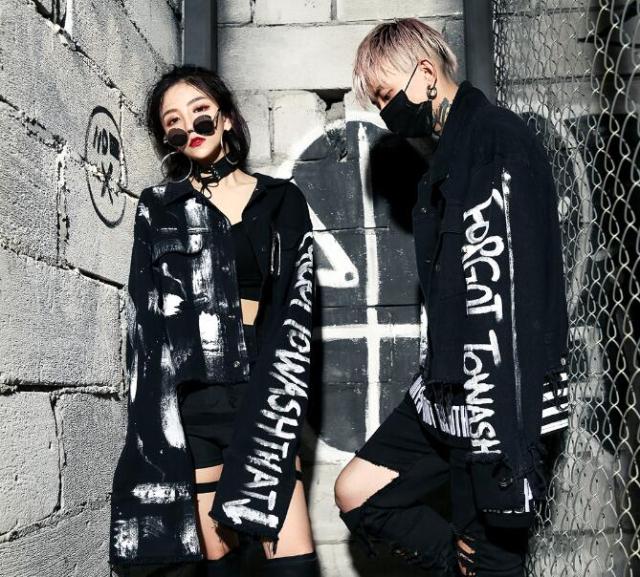 ジージャンデニムジャケットアウター長袖 ビッグシルエット ゆめかわいい 奇抜 派手 トップス ダンス衣装プリントダメージ加工 韓国ファッション 大きいサイズ 服 原宿系オーバーサイズ レディー 個性的