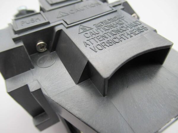 Chaowei E88 プロジェクター 交換用 ランプ 汎用 A+ 品質 バルブ ＋ 汎用ハウジング 150日保証 対応機種: S27 EB-945H EB-955WH EB-965H EB-98H EB-X04 Chaowei E88 プロジェクター 交換用 ランプ 汎用 A+ 品質 バルブ ＋