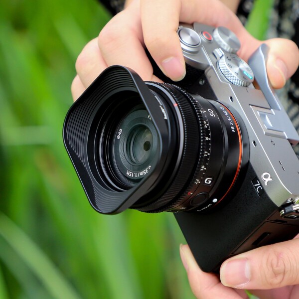 Haogeレンズフードメタルスクエアバヨネット にとって に適用 Sony FE