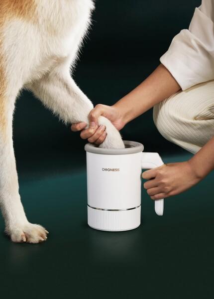 DOGNESS 自動犬の足跡クリーナーとマッサージャー 電動足洗浄機 犬用