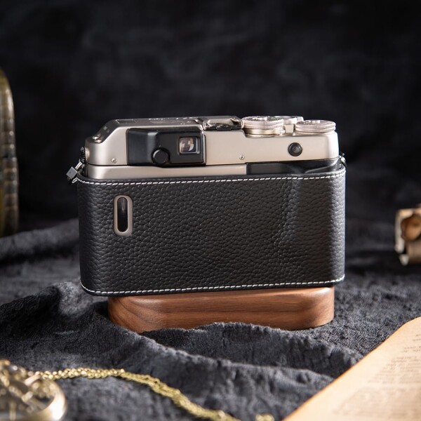CONTAX G1 専用 手作り本革製 ハーフタイプ カメラプロテクトケース カメラ保護カバー適用Contax G1 コンパクト設計 三脚取り付け可能 キズ・摩耗防止 (Black-white line)_3
