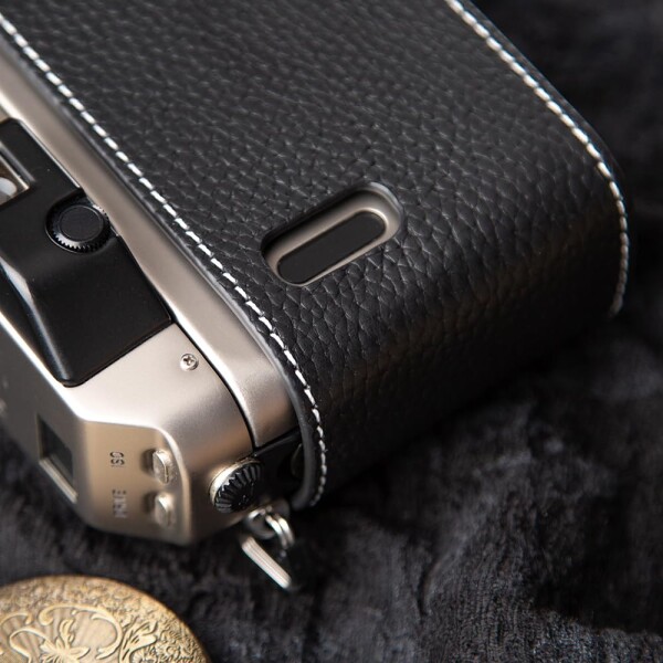 CONTAX G1 専用 手作り本革製 ハーフタイプ カメラプロテクトケース カメラ保護カバー適用Contax G1 コンパクト設計 三脚取り付け可能 キズ・摩耗防止 (Black-white line)_5