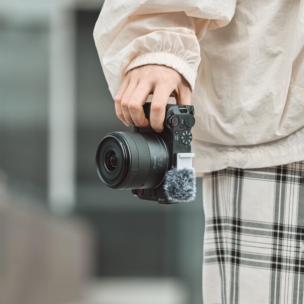 SmallRig R50 V用 L型マウントプレート（ハンドル付き） Canonに対応（ブラック） Arca対応クイックリリースプレート 軽量リブ付きサイドハンドル コールドシューマウント 1/4インチ-20ネジ穴_6