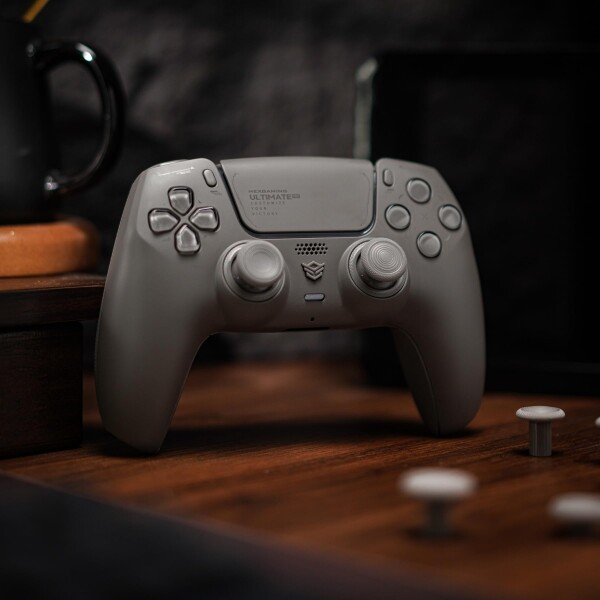 HEXGAMING ULTIMATE PRO ゲーミングコントローラー PS5/PC/モバイル対応、Hall Effectバージョン ? 割り当て可能な背面ボタン4個、カスタムプロファイル6種類、調整可能なトリガー、交換可能なサ_1