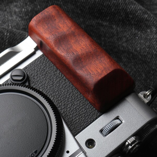 RYDSCAM 実木 カメラグリップ 、対応 FUJIFILM FUJI 富士 X-T30 III カメラ専用 L型クイックリリース プレート?独自防滑指溝 ? 超極細繊維植絨 ? 高級珍木 木製ハンドル (赤檀銀板)
