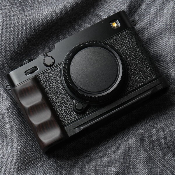 RYDSCAM 実木 カメラグリップ 、対応 FUJIFILM FUJI 富士 X-E5 XE5 カメラ専用 L型クイックリリース プレート ? 独自防滑指溝 ? 超極細繊維植絨?高級珍木 木製ハンドル (紫光黒檀黒板)