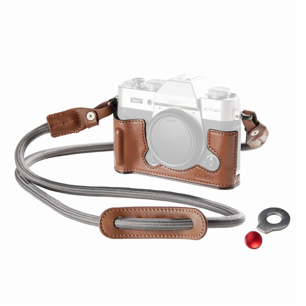 SmallRig X-T30 II用 ハーフレザーケース（ショルダーストラップ付き）FUJIFILM対応X-T30 / X-T30 II/X-T30 III用 レトロスタイルカメラケース（アルミフレーム＆シャッターボタンキャップ付き）ブ