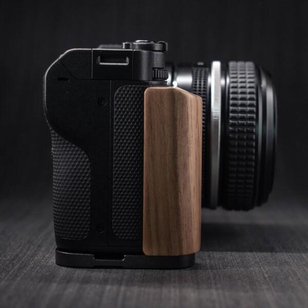 Iborrys 高級レトロ実木 カメラグリップ 、対応 Nikon ニコン ZR カメラ 、 専用 L型クイックリリース プレート 職人手作り プレミアム天然 木製ハンドル (クルミ黒板)_3