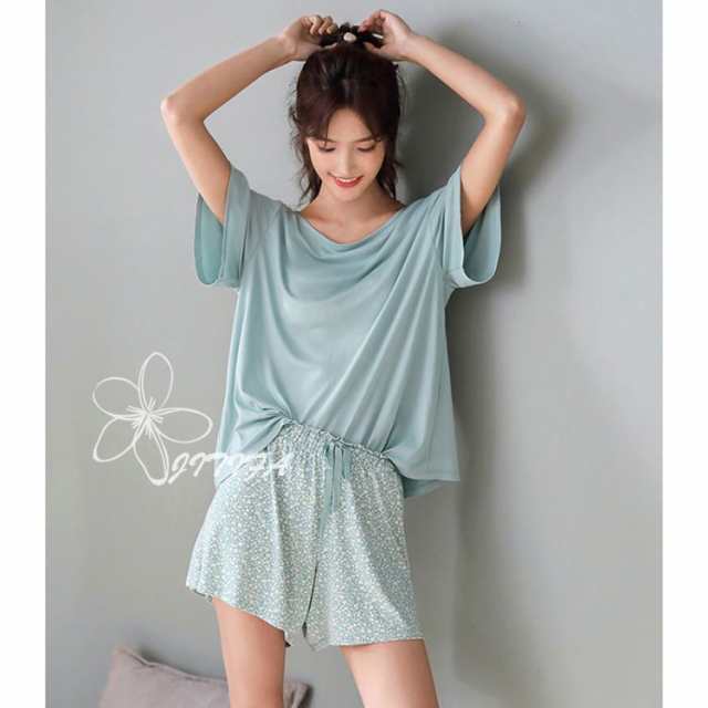 シルク100%絹 美肌保湿　丸首　長袖パジャマ　上下セット　F 花柄黒 シルク100%絹 美肌保湿 丸首 長袖パジャマ 上下セット F 花柄黒