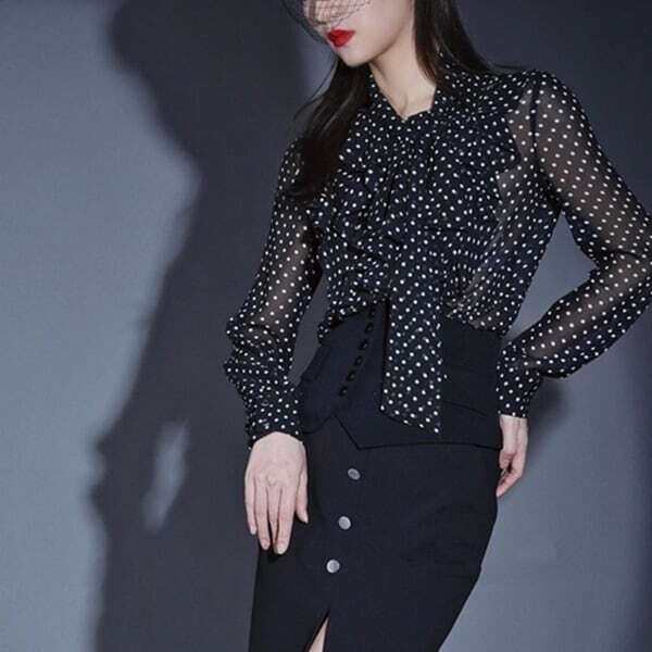 ボウタイ ドット シフォン ブラウス トップス ブラウス 長袖 ボウタイ りぼんタイ ストレート シフォン フリル かわいい 大人可愛い きれいめ 上品 おしゃれ ドット柄 水玉 春 夏 秋 デート お出かけ 女子会 トレンド S M L XL 【SHO0003】