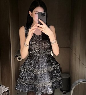 新品・未使用】 レディースファッション ビジューの小花柄がオシャレで