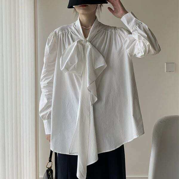 パフスリーブ ビッグリボン シャツ レディース トップス シャツ ブラウス 長袖 パフスリーブ ボウタイ りぼんタイ ワイド リボン かわいい 大人可愛い きれいめ カジュアル 上品 おしゃれ こなれ感 主役級 抜け感 無地 春 秋 冬 オフィス OL 通勤 学生 デート お出かけ 女子会