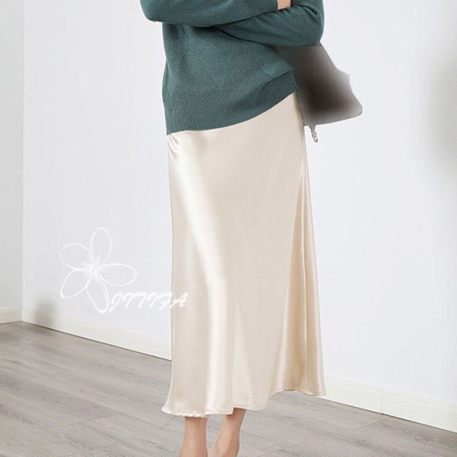 フレアスカート ハイウエスト レディース ロングスカート サテン 光沢 ツルツル 滑らか 脚長 Aライン オフィス 女性 母親 20代 30代 40代 春 夏 秋 体型カバー 通勤服 サテンスカート スカート フェミニン 使いやすい フレアスカート ハイウエスト レディース ロングスカート サテン 光沢