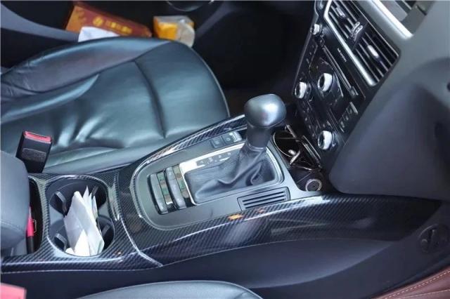 アウディ Q5 8R (2010-2018) / SQ5 8R (2013-2017) 用 カーボンファイバー調 内装デコレーション センターコンソールドア内装ステッカー ABS製 輸入品