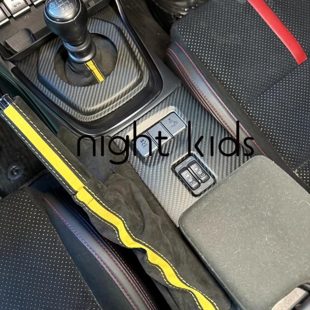 ナイトキッズ 2012-2026 トヨタ GT86 GR86 スバル ZC6 ZD8 BRZ 専用 カーボンファイバー サイドブレーキレバー アルカンターラ サイドブレーキレバー 輸入品_17