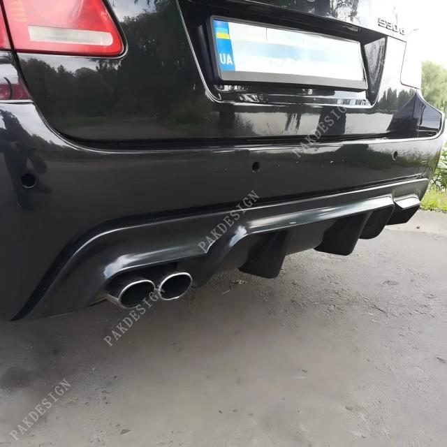 MPスタイル リアバンパースプリッターディフューザー BMW 5シリーズ E60 E61 Mパック 2004-2010 プラスチック ボディキット チューニング 輸入品_9