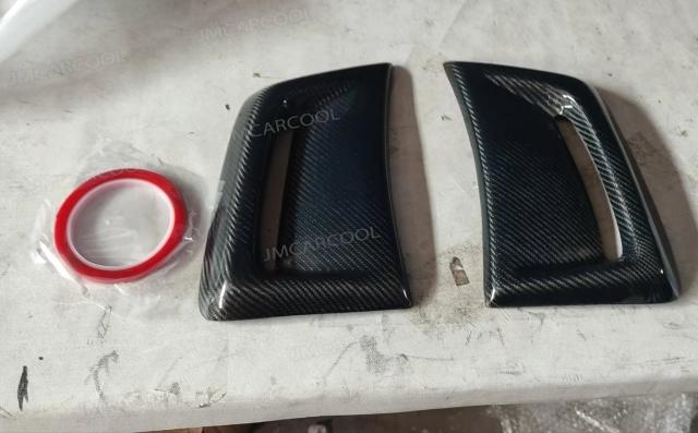 メルセデスベンツW204 C63 AMG 2012-2014 用 カーボンファイバー フロントバンパーサイドエアベント FRPフェンダーベントパネルトリムカバー 輸入品