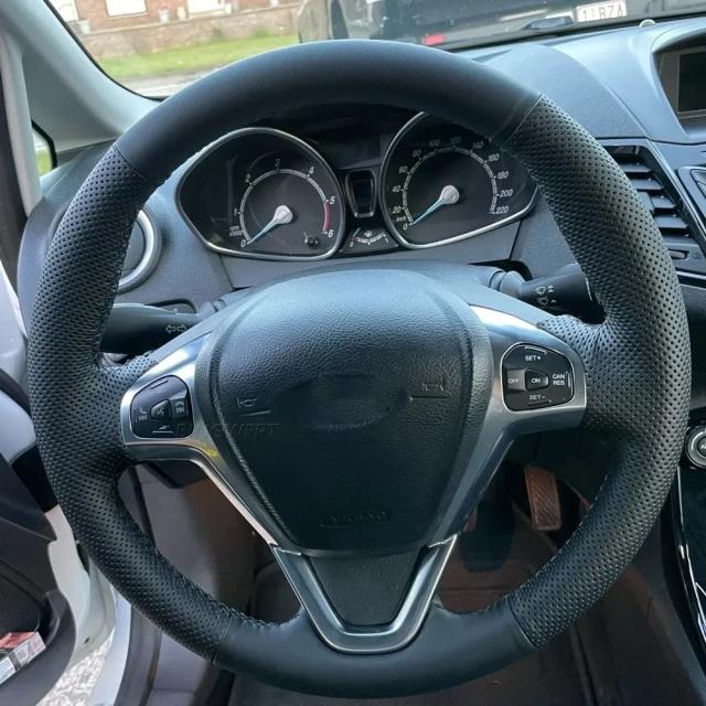 フォード フィエスタ MK7 MK8 エコスポーツ 2013 年用 カーフレーム パネル ステアリング ホイール カバー 装飾＋クルーズコントロール ボタン 輸入品_4